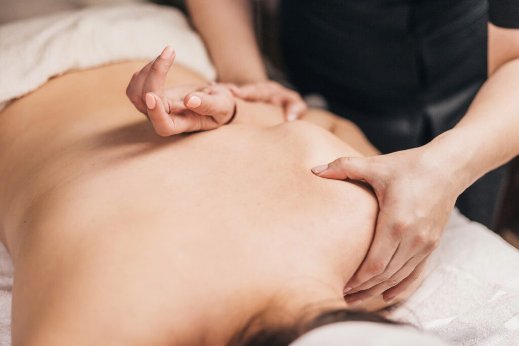 Massage trị liệu Cổ - Vai - Gáy tại Tứ An